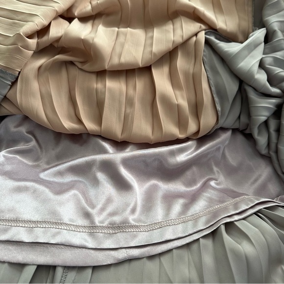 Gracia Accordion Pleated Skirt - Picture 9 of 9